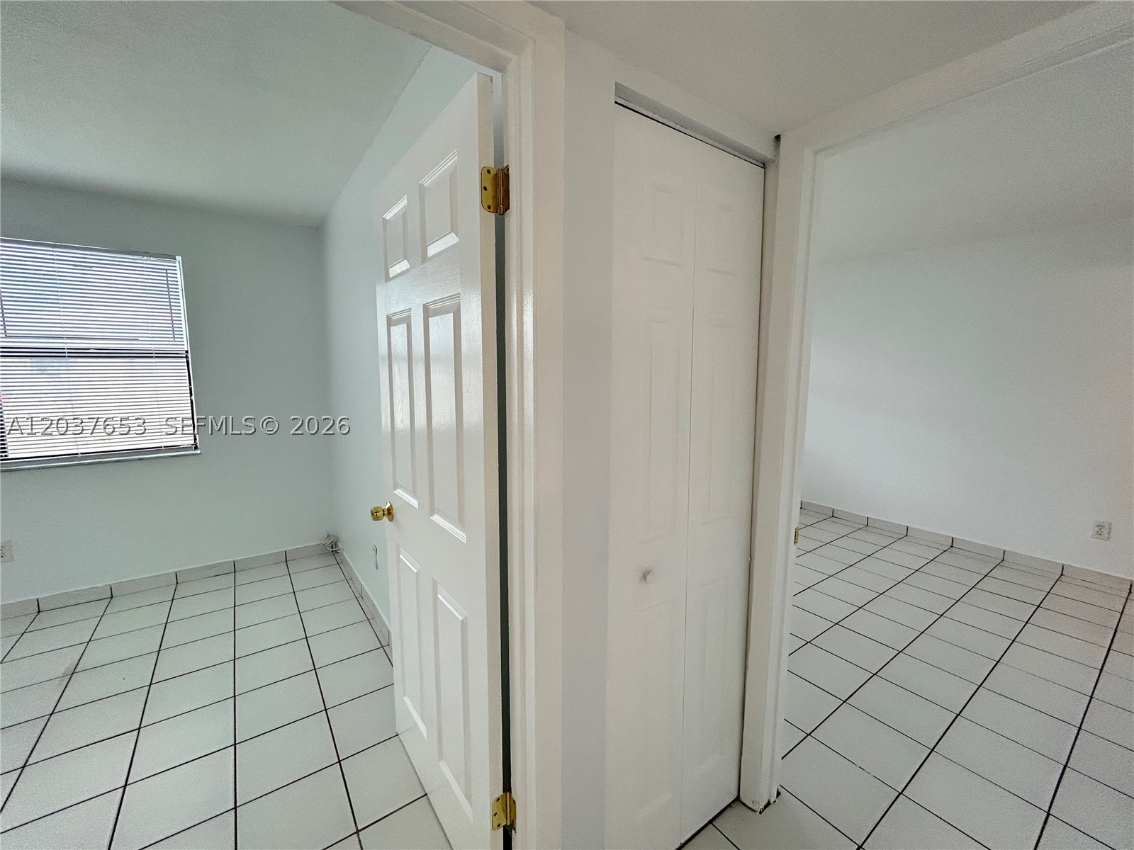 ROZLAND CONDO - Residential Lease