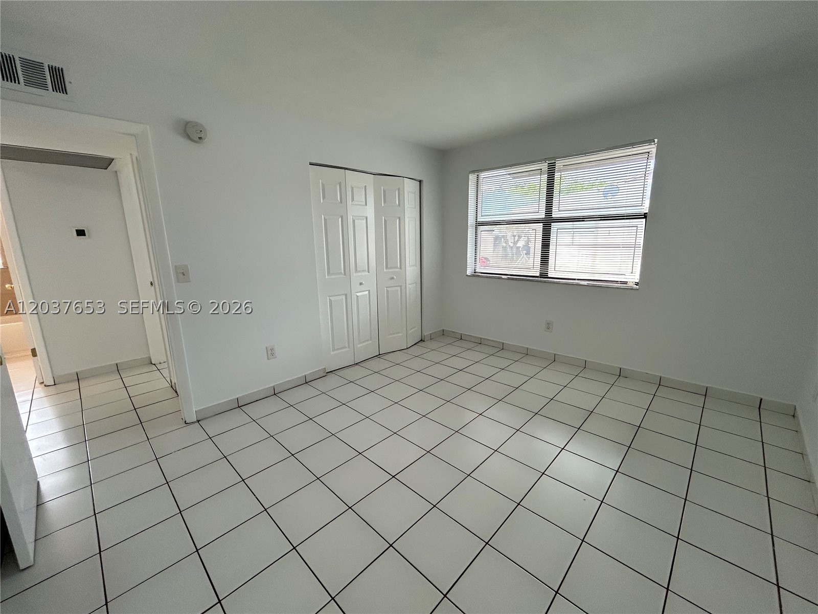 ROZLAND CONDO - Residential Lease