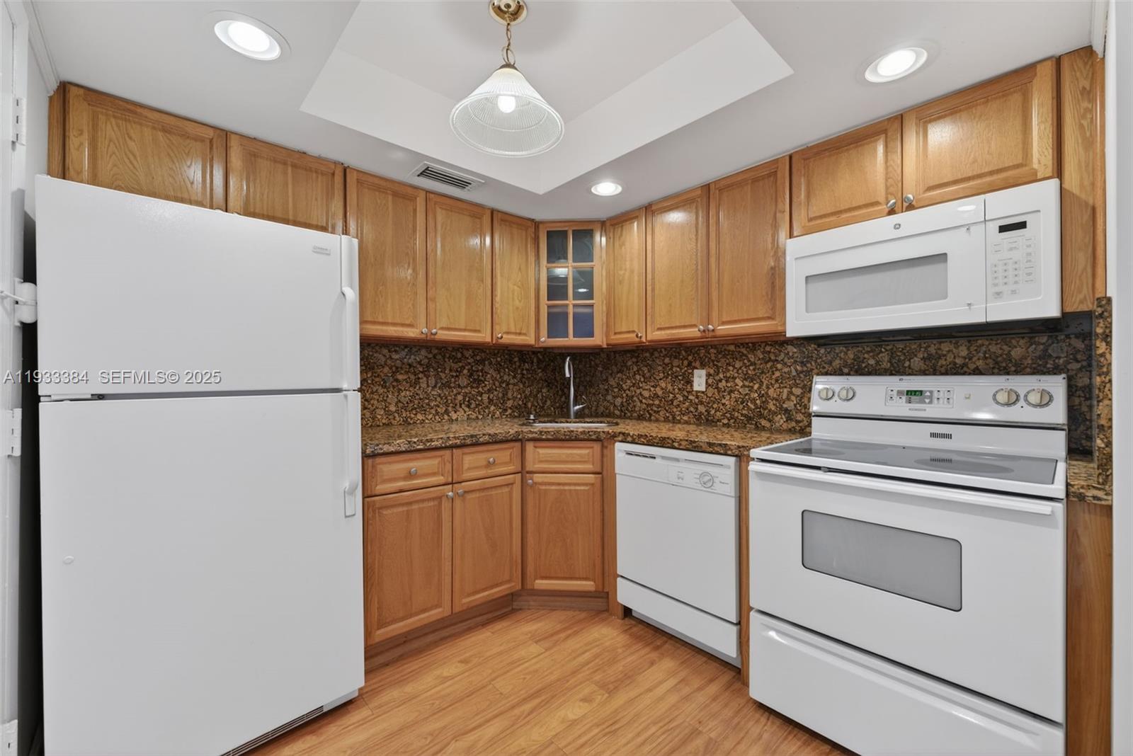 GOLDEN SAILS CONDO - Residential