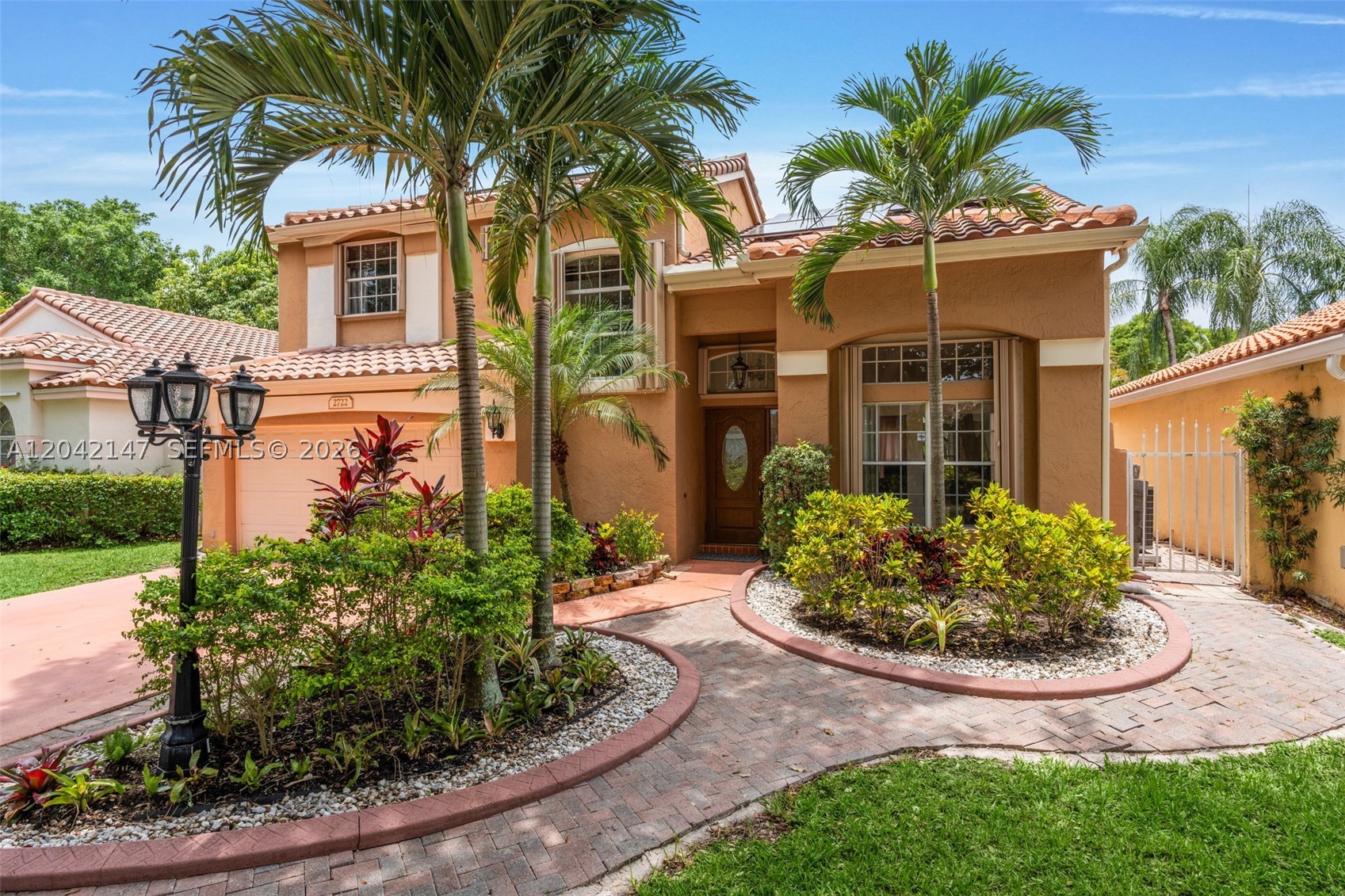 EMBASSY LAKES - Residential