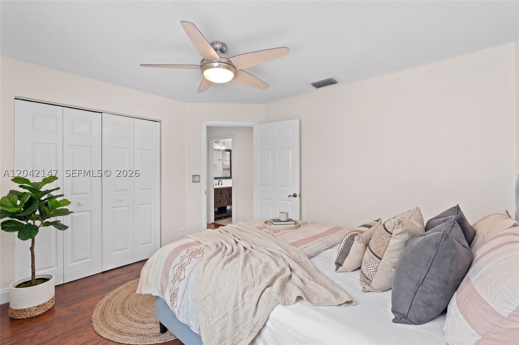 EMBASSY LAKES - Residential