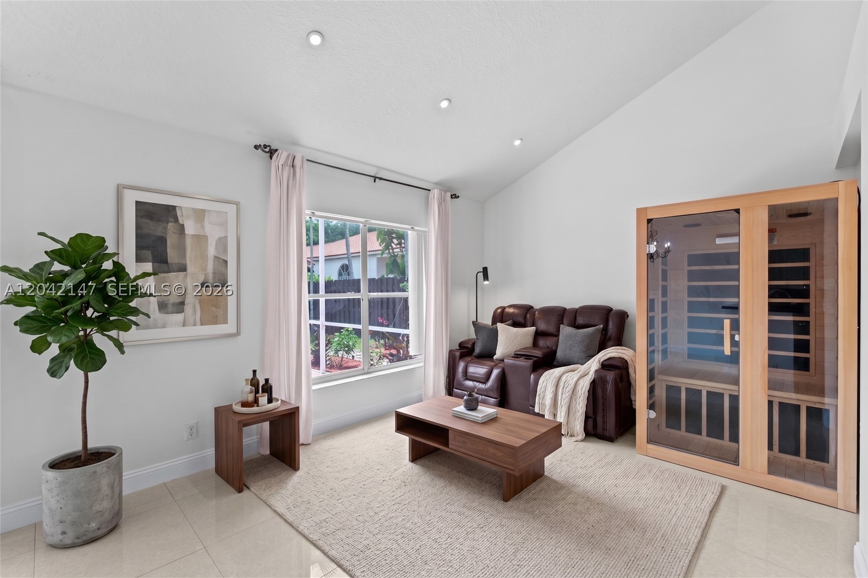 EMBASSY LAKES - Residential