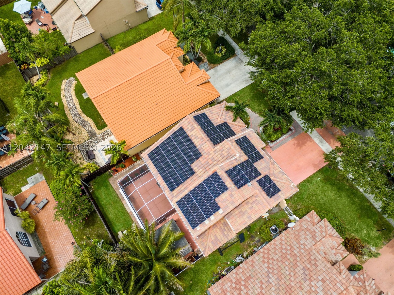 EMBASSY LAKES - Residential