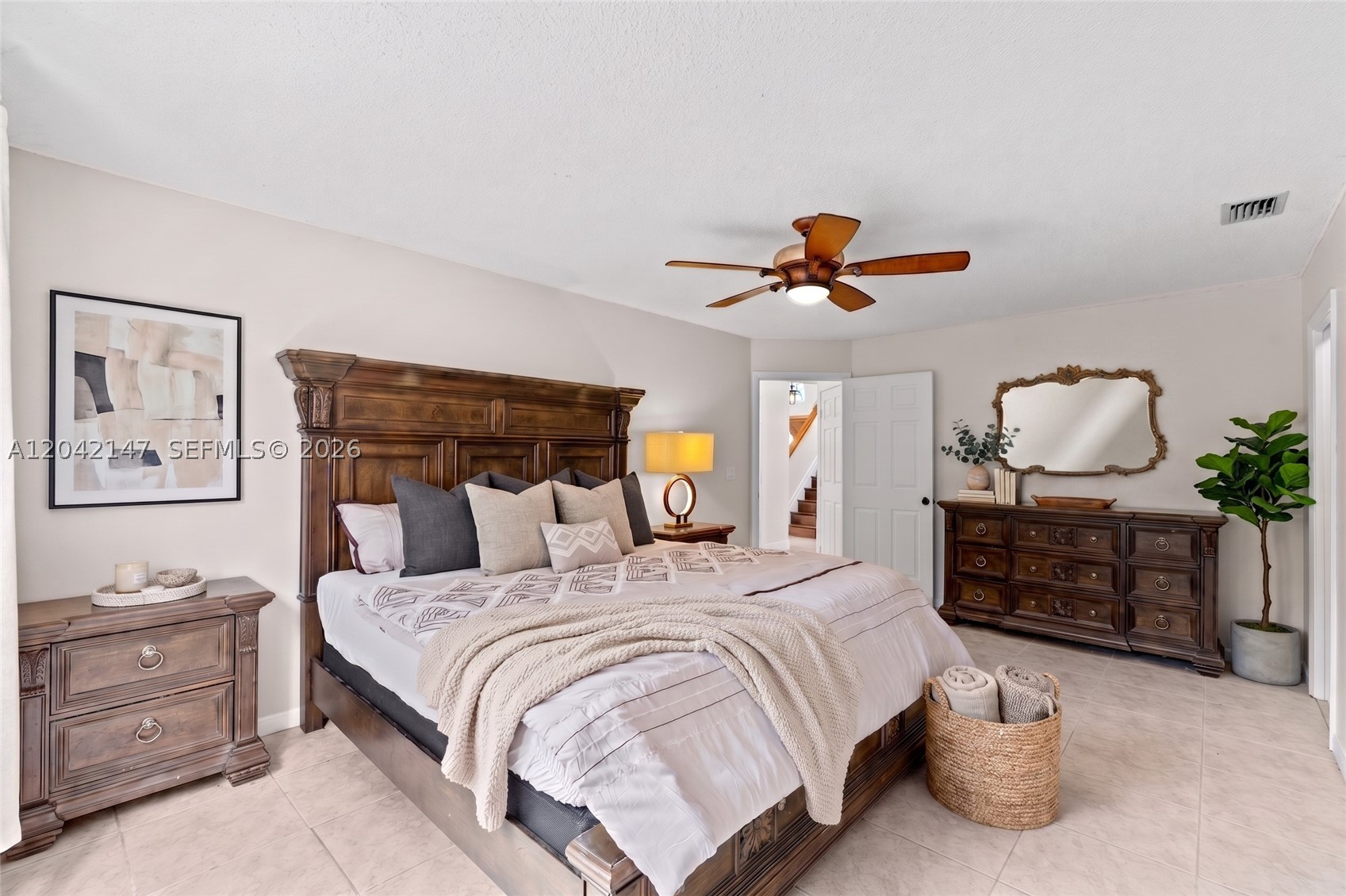 EMBASSY LAKES - Residential