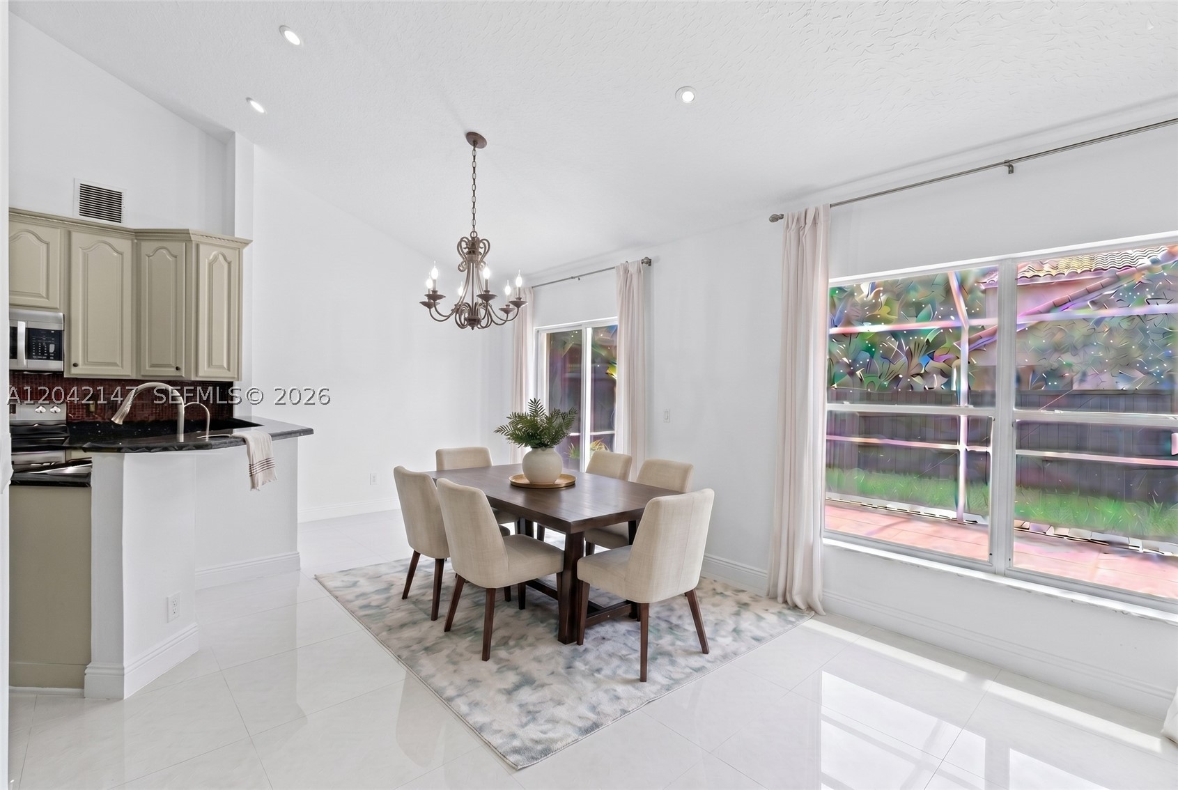 EMBASSY LAKES - Residential