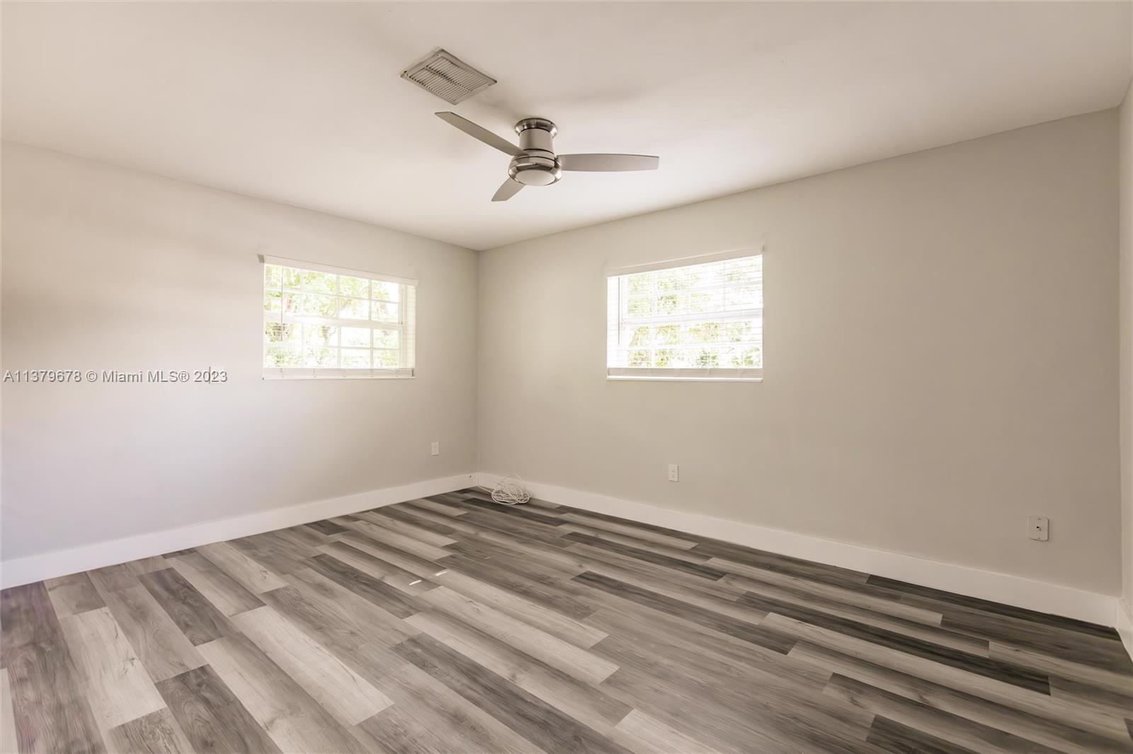 HOLLYWOOD PINES NO 2 AMEN - Residential