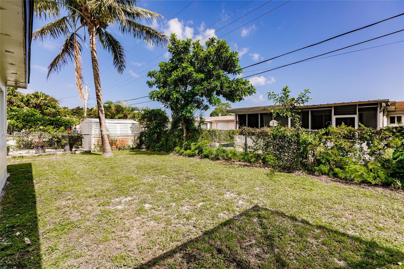 HOLLYWOOD PINES NO 2 AMEN - Residential