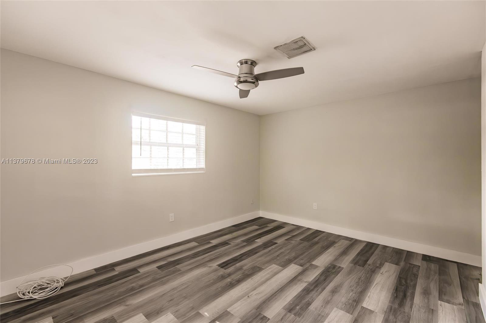 HOLLYWOOD PINES NO 2 AMEN - Residential