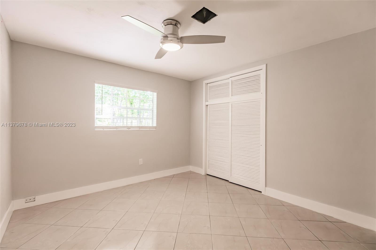 HOLLYWOOD PINES NO 2 AMEN - Residential