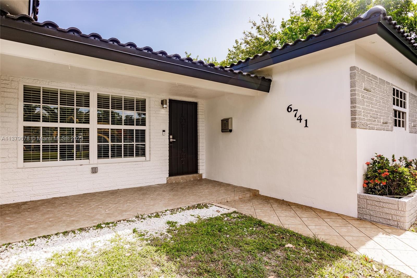 HOLLYWOOD PINES NO 2 AMEN - Residential