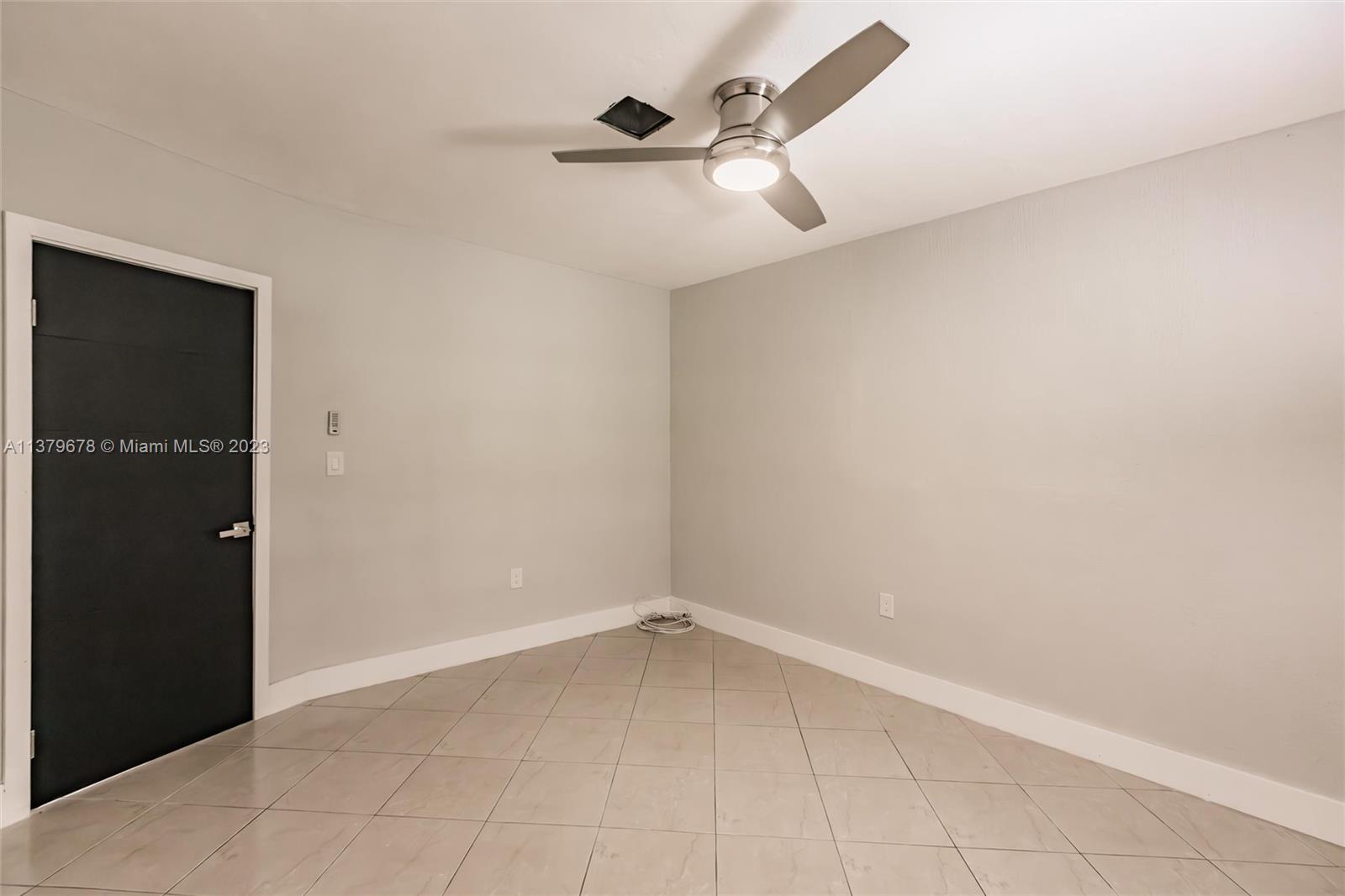 HOLLYWOOD PINES NO 2 AMEN - Residential