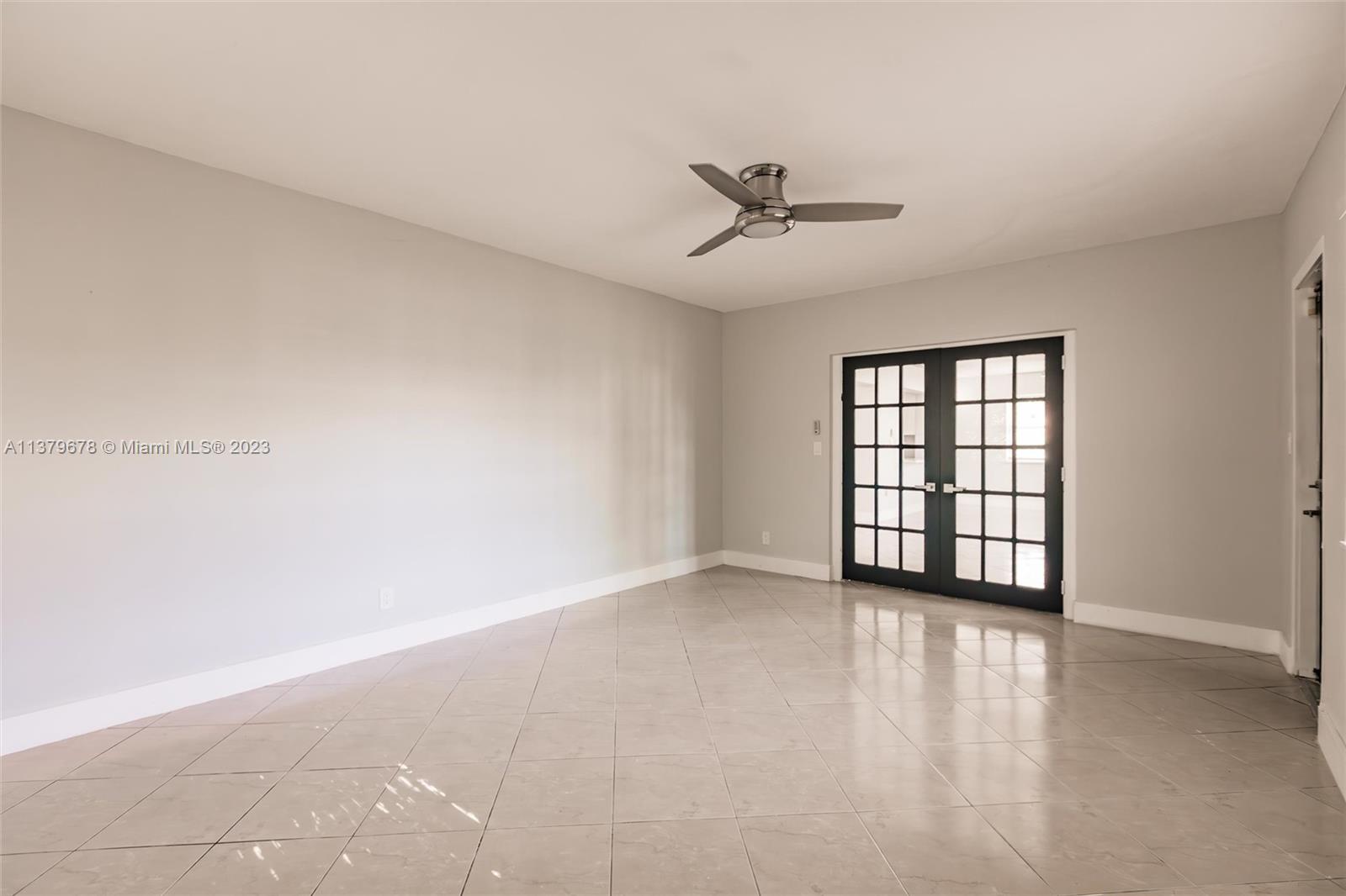 HOLLYWOOD PINES NO 2 AMEN - Residential
