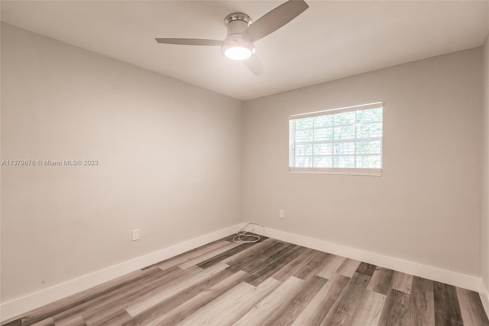 HOLLYWOOD PINES NO 2 AMEN - Residential