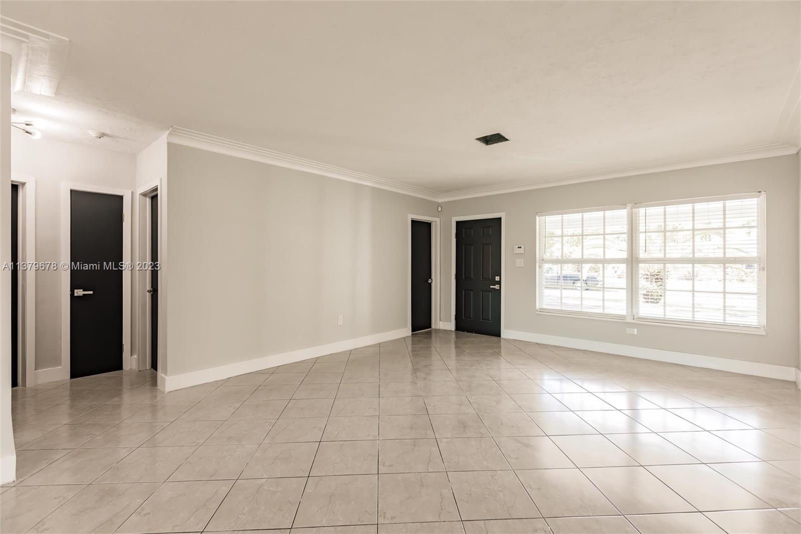 HOLLYWOOD PINES NO 2 AMEN - Residential