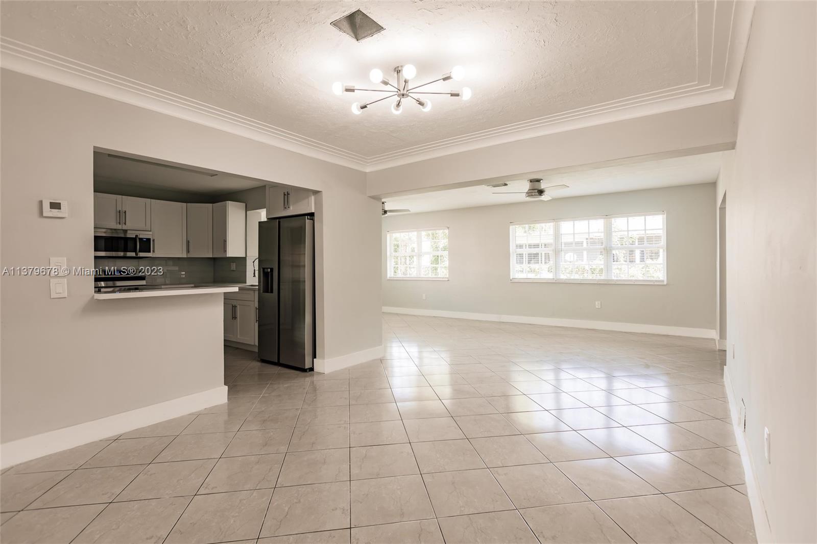 HOLLYWOOD PINES NO 2 AMEN - Residential
