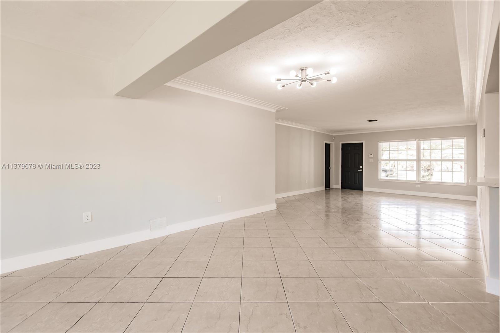 HOLLYWOOD PINES NO 2 AMEN - Residential