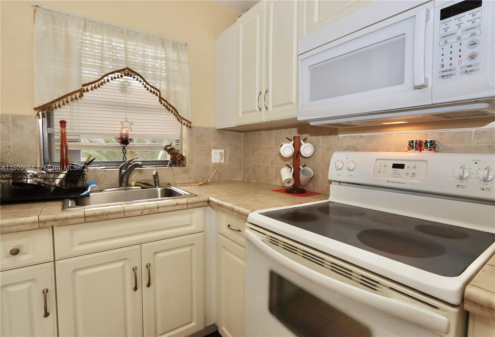 BEVERLY HILLS CONDO NUMBE - Residential
