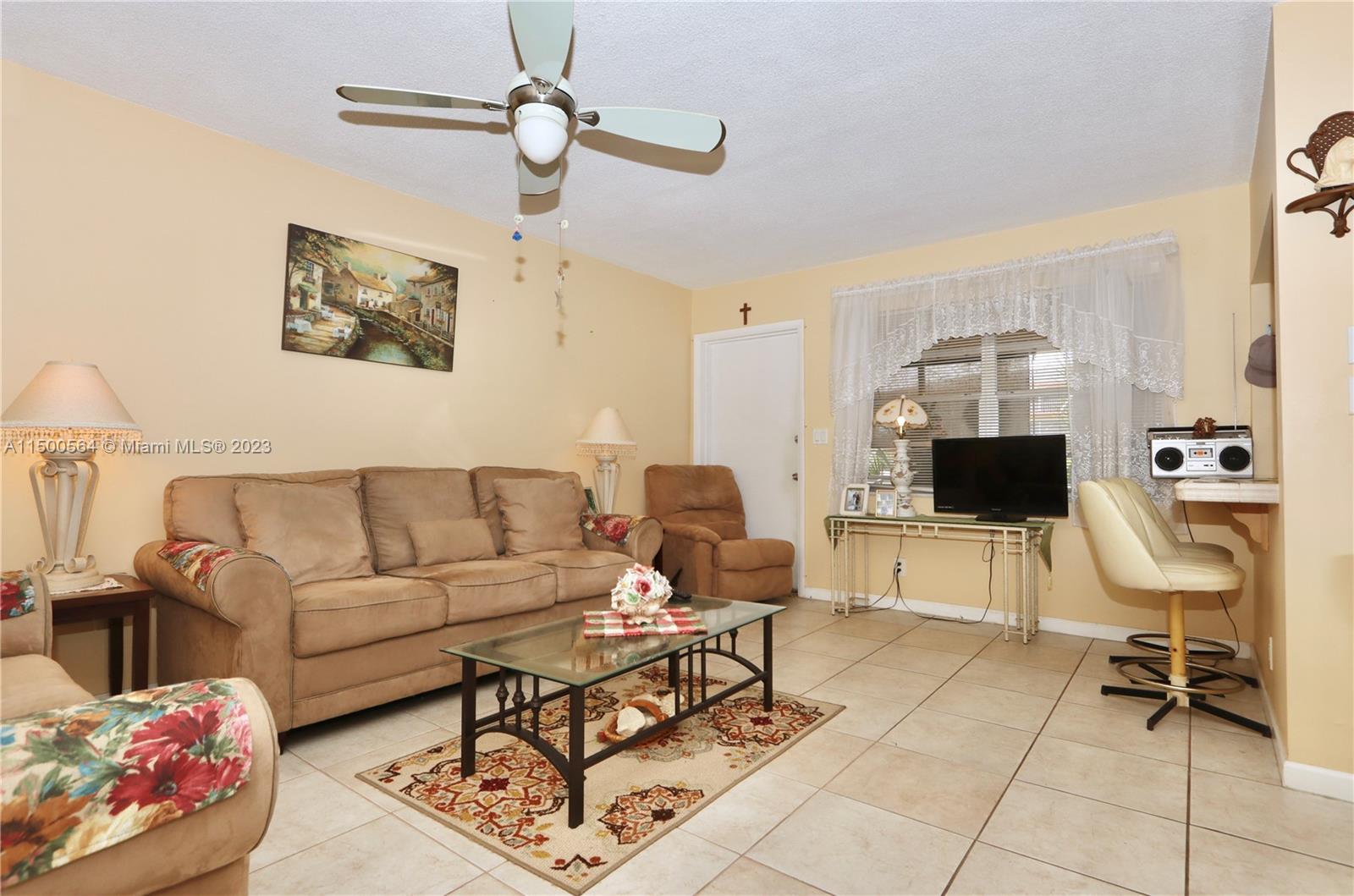 BEVERLY HILLS CONDO NUMBE - Residential