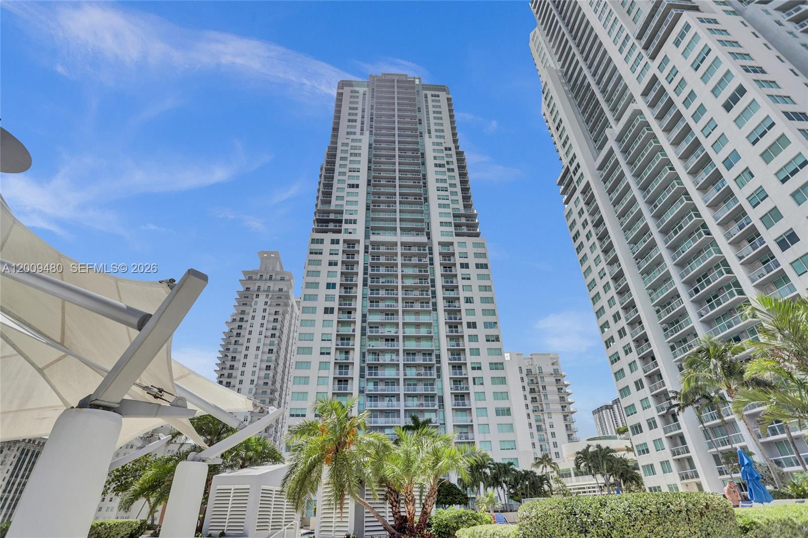 VIZCAYNE SOUTH CONDO - Residential