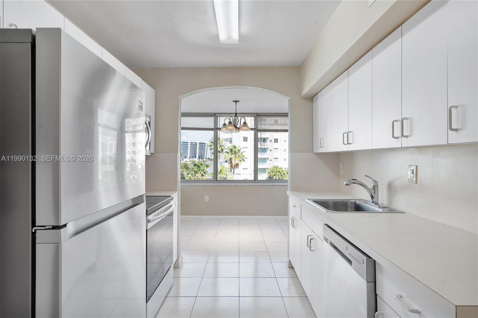 CARIBBEAN BREEZE CONDO - Residential