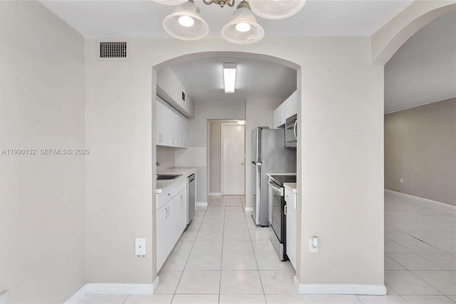 CARIBBEAN BREEZE CONDO - Residential