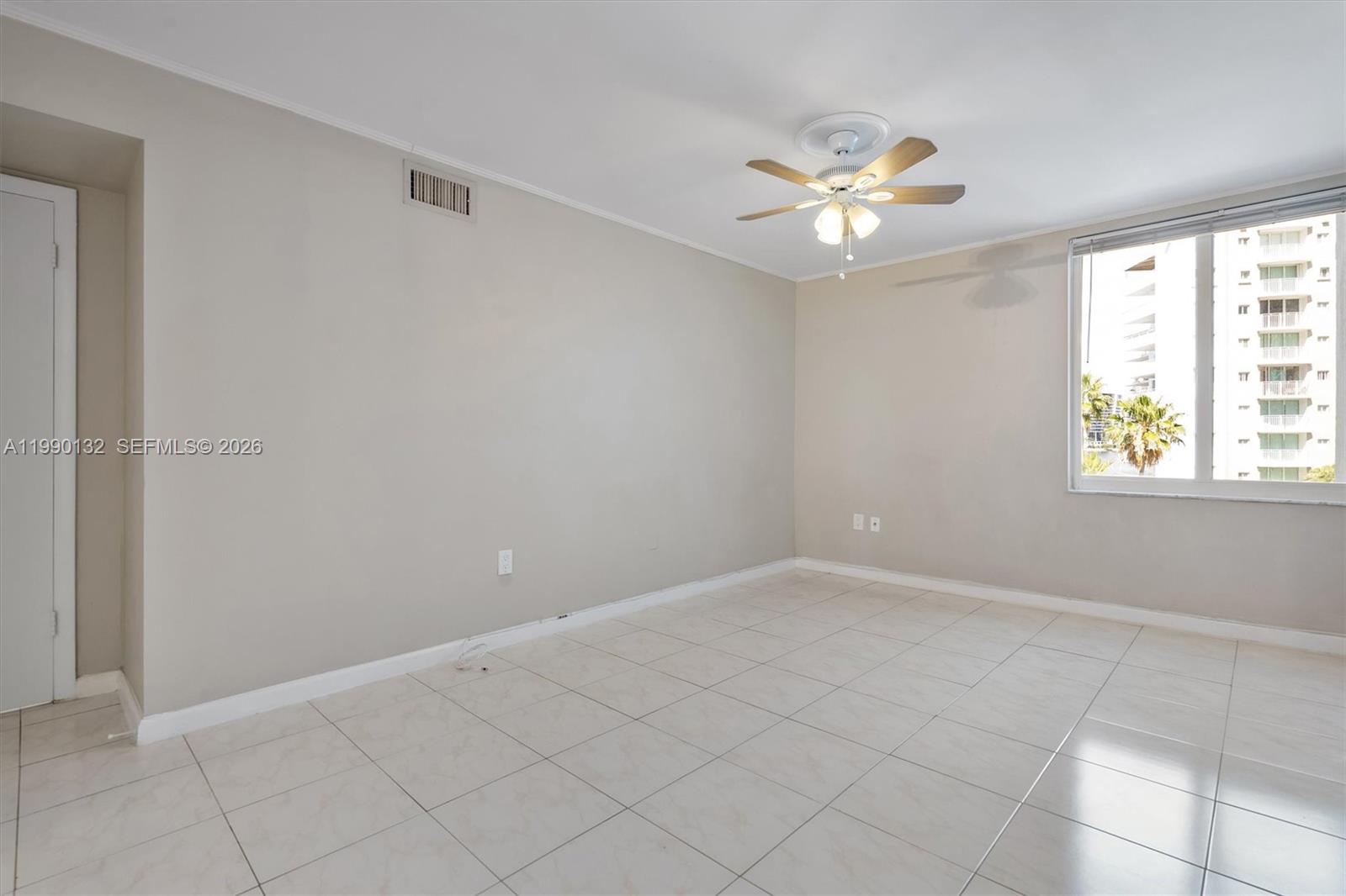 CARIBBEAN BREEZE CONDO - Residential