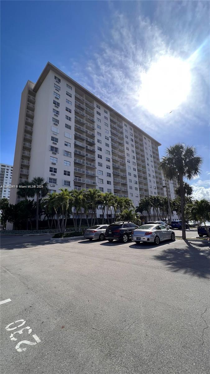 Beautiful Intracoastal view from 6th floor apt. Just 5 min walk to the ocean. This Coastal Towers 1 bedroom, 1 full bathroom unit is located in the heart of Sunny Isles. Gated community with a guard at the entrance and second security point in the lobby. Great public schools rank A. All restaurants, cafes, and supermarkets are in walking distance. The building offers security, pool, cafe/market, beauty salon, community room, event/banquet room, gym, indoor mailbox and more. Perfect place for living!****BOAT DOCK UPON AVAILABILITY ($12 per FT)*** **ASSOCIATION REQUIERES A MINIMUM CREDIT SCORE OF 700