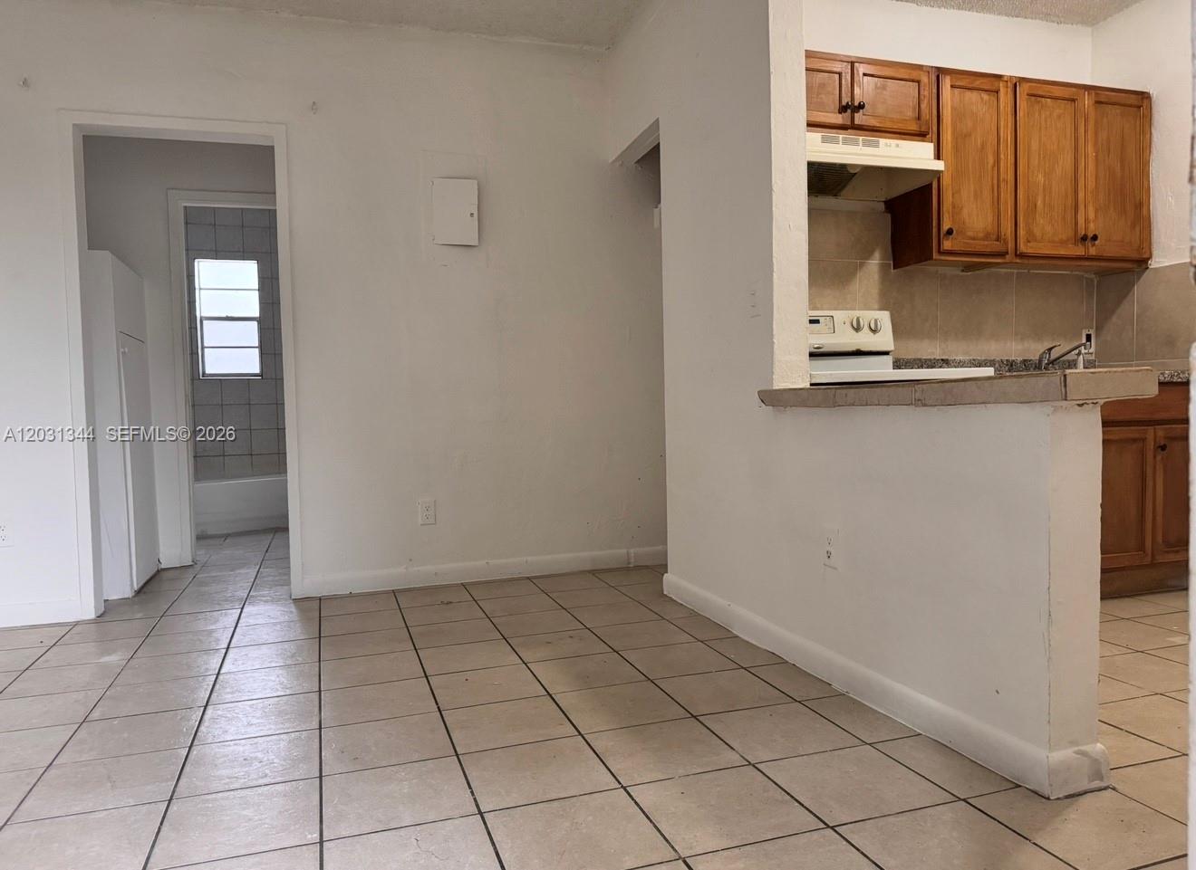 E LIBERTY CITY SEC A - Residential Lease