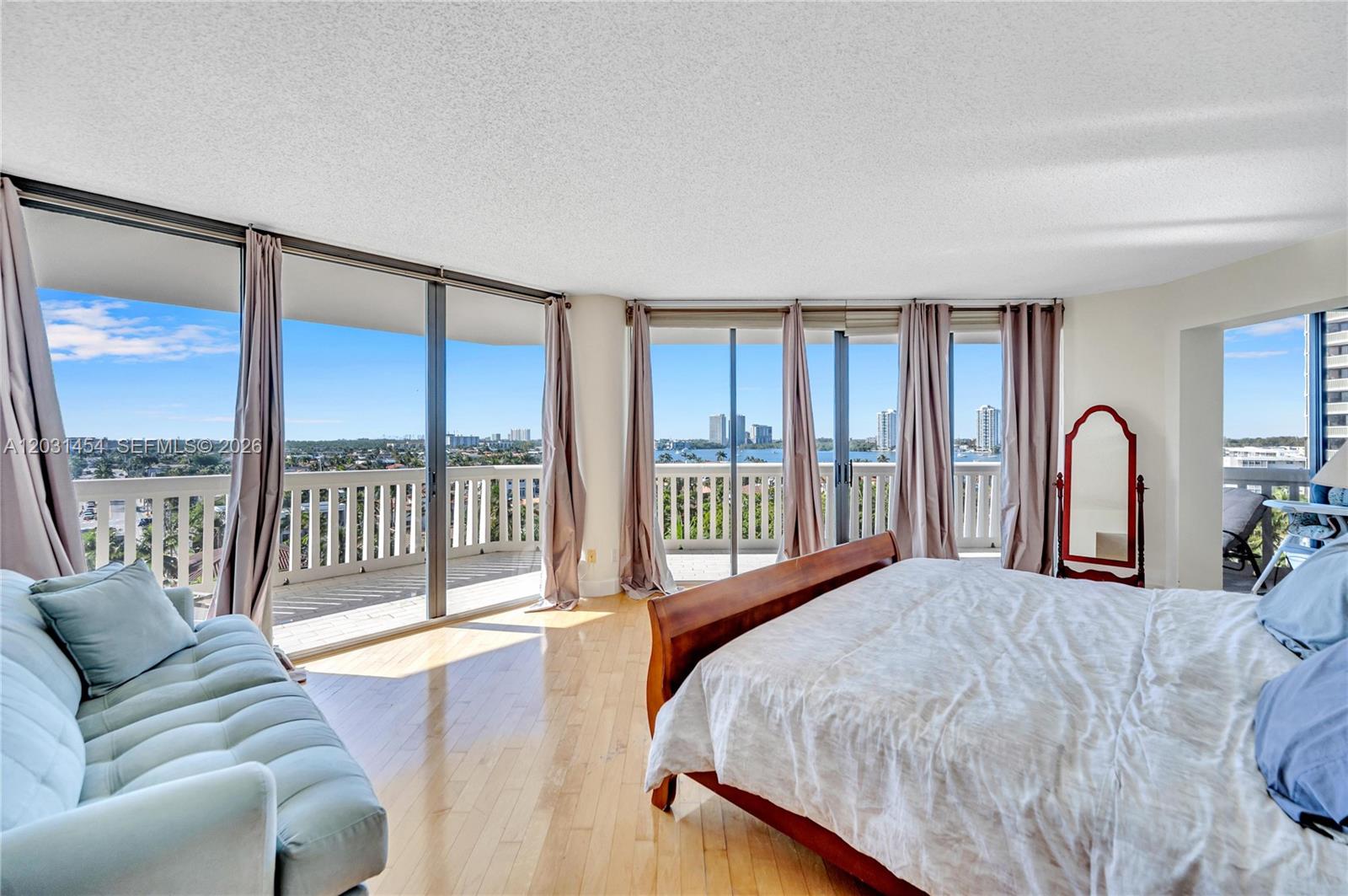 2000 ISL BLVD WILLIAMS IS - Residential