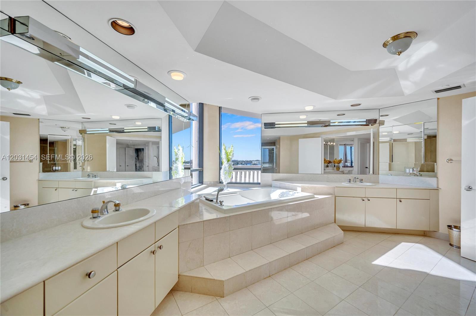 2000 ISL BLVD WILLIAMS IS - Residential