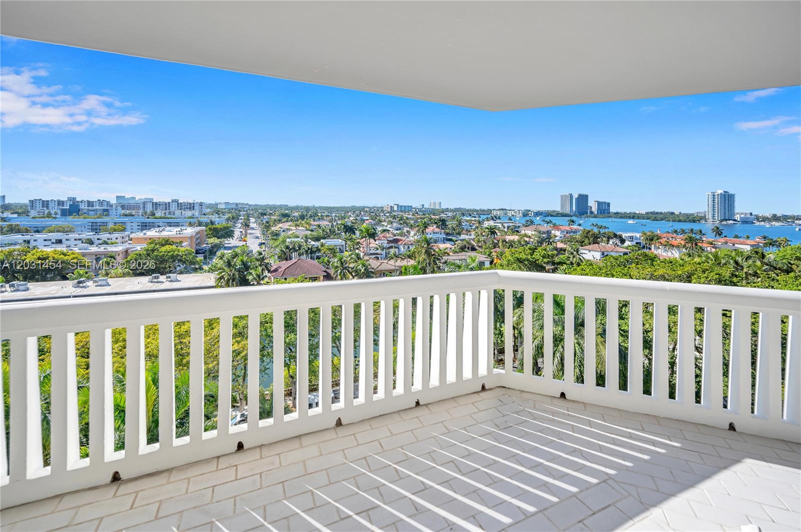 2000 ISL BLVD WILLIAMS IS - Residential