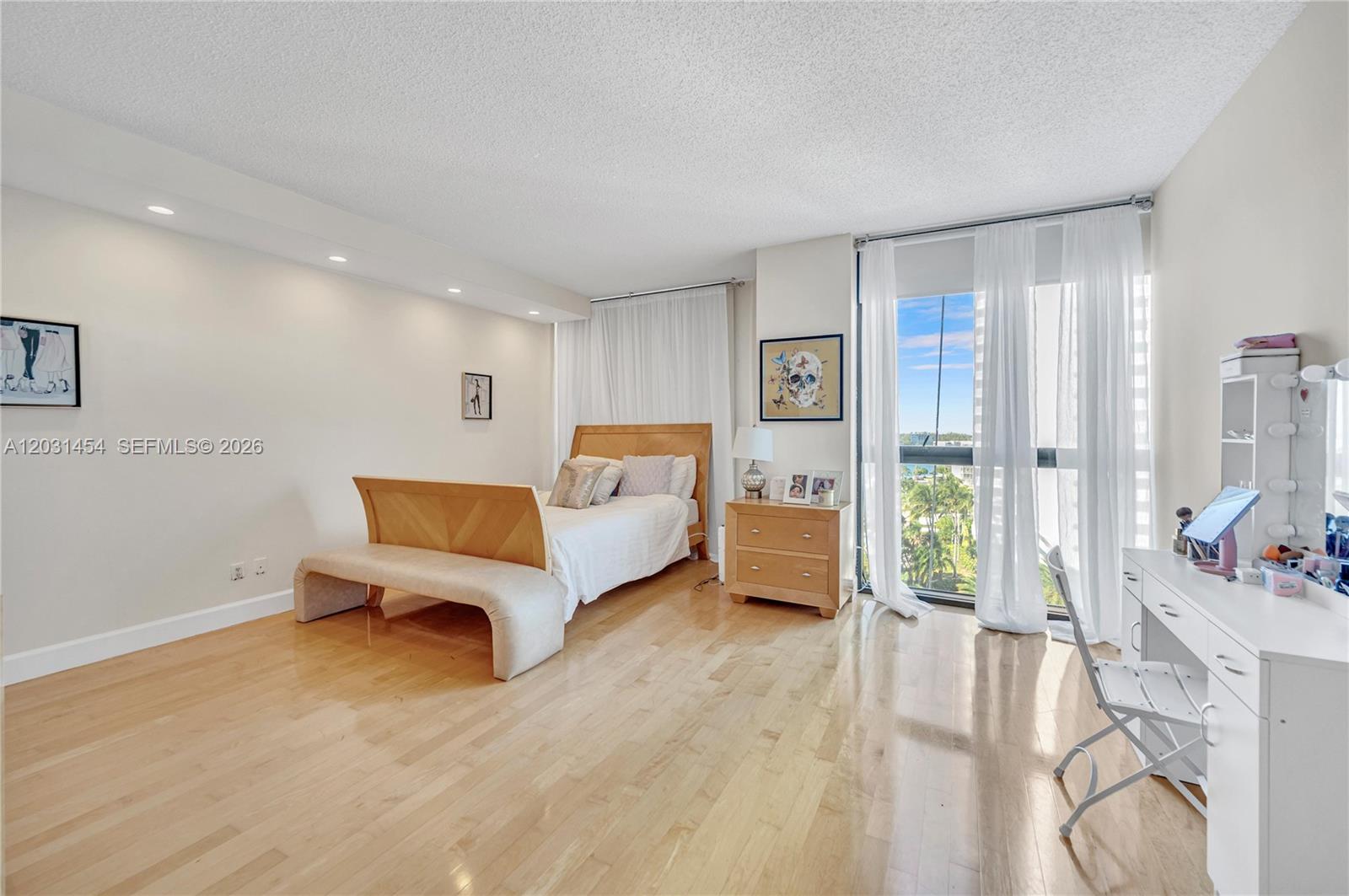 2000 ISL BLVD WILLIAMS IS - Residential