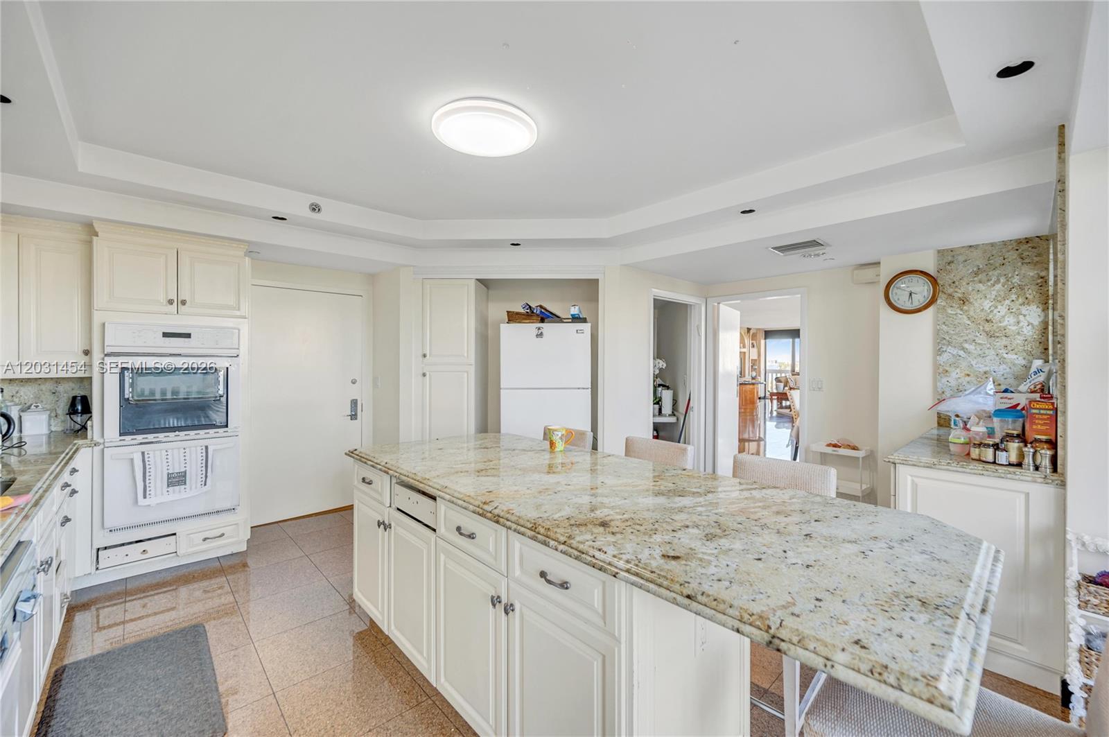 2000 ISL BLVD WILLIAMS IS - Residential