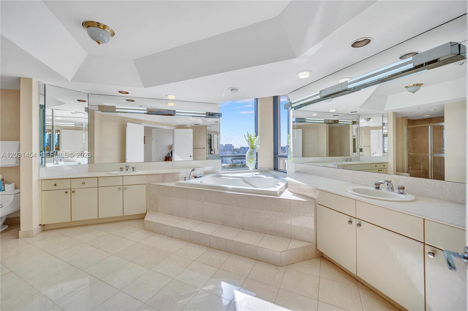 2000 ISL BLVD WILLIAMS IS - Residential