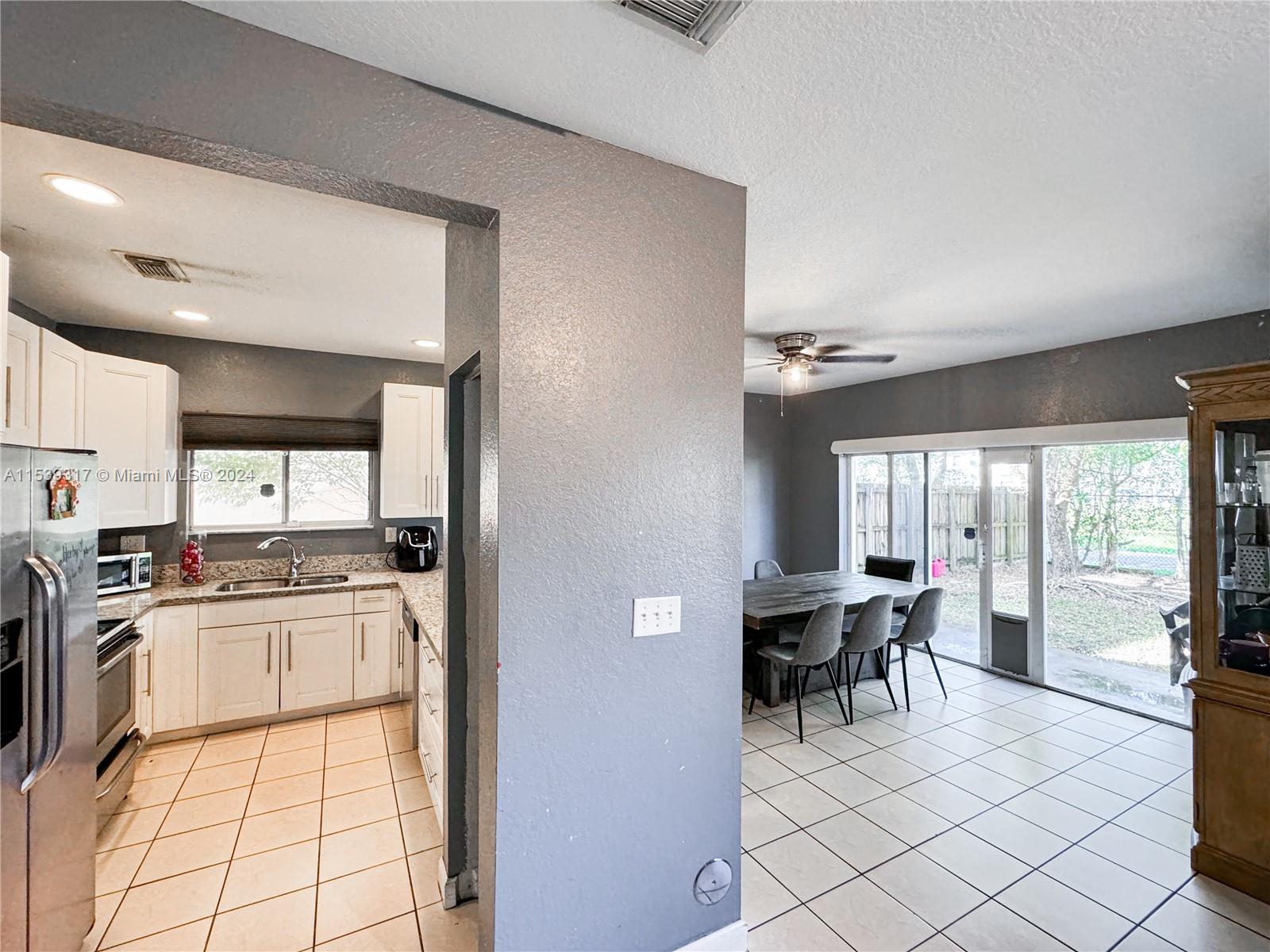 EMILIOS PLACE AT OASIS - Residential