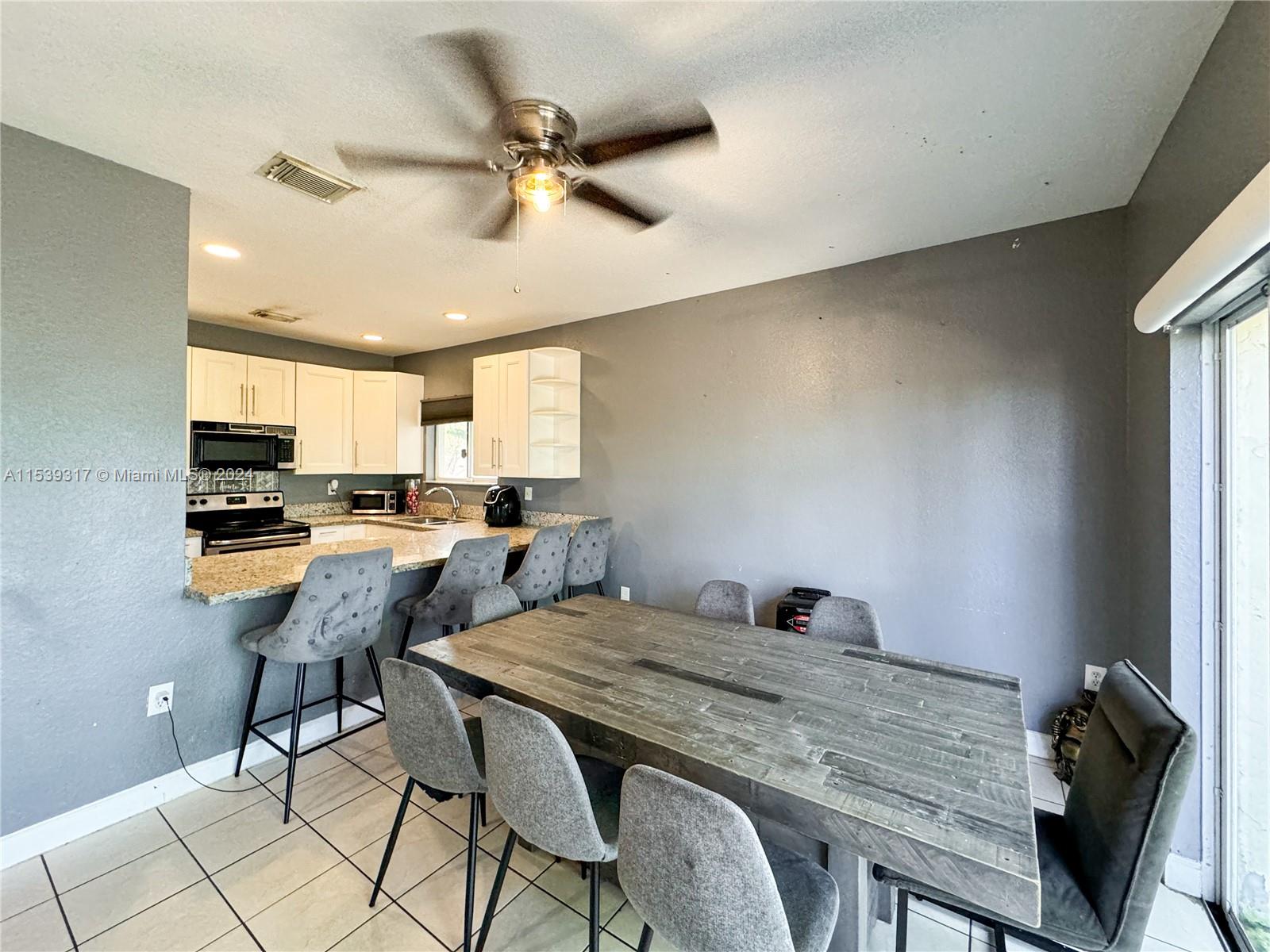EMILIOS PLACE AT OASIS - Residential