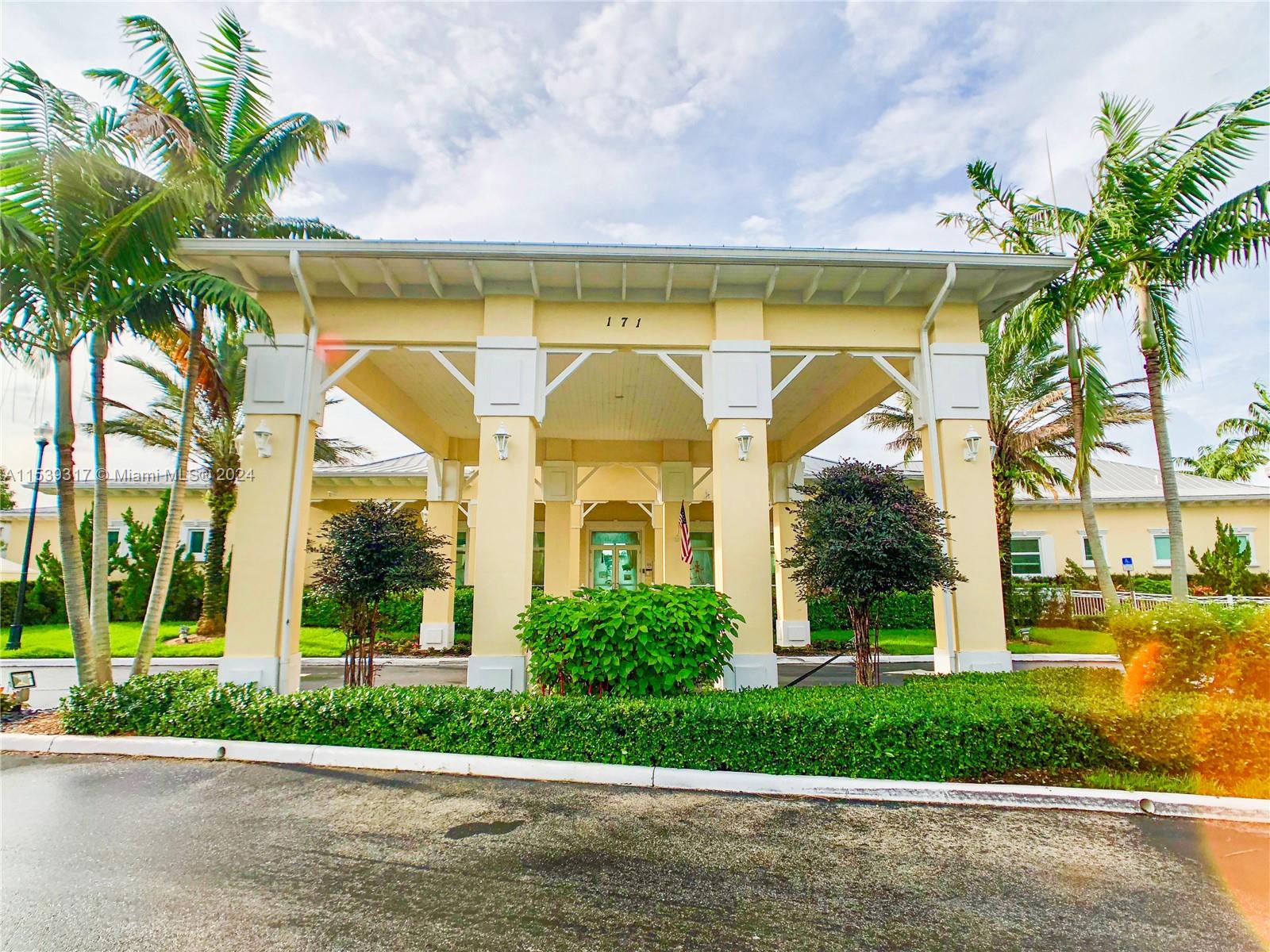 EMILIOS PLACE AT OASIS - Residential