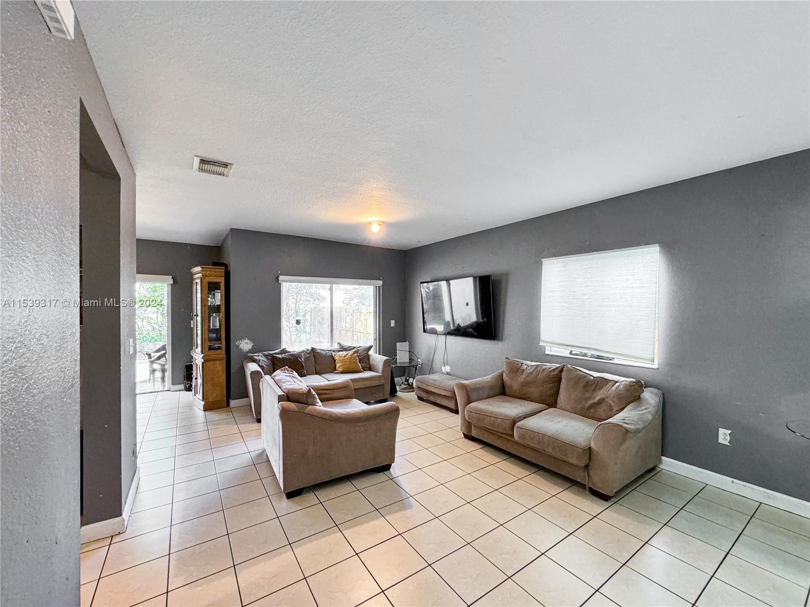 EMILIOS PLACE AT OASIS - Residential