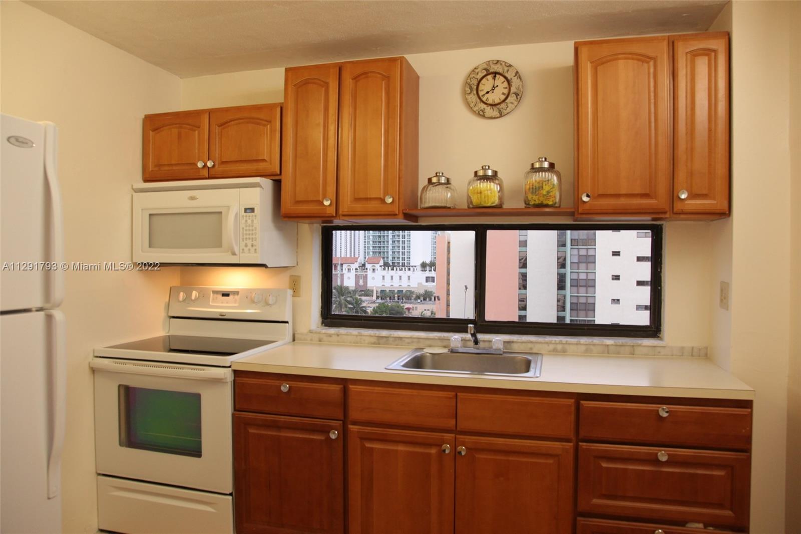 PLAZA OF AMERICAS CONDO P - Residential Lease