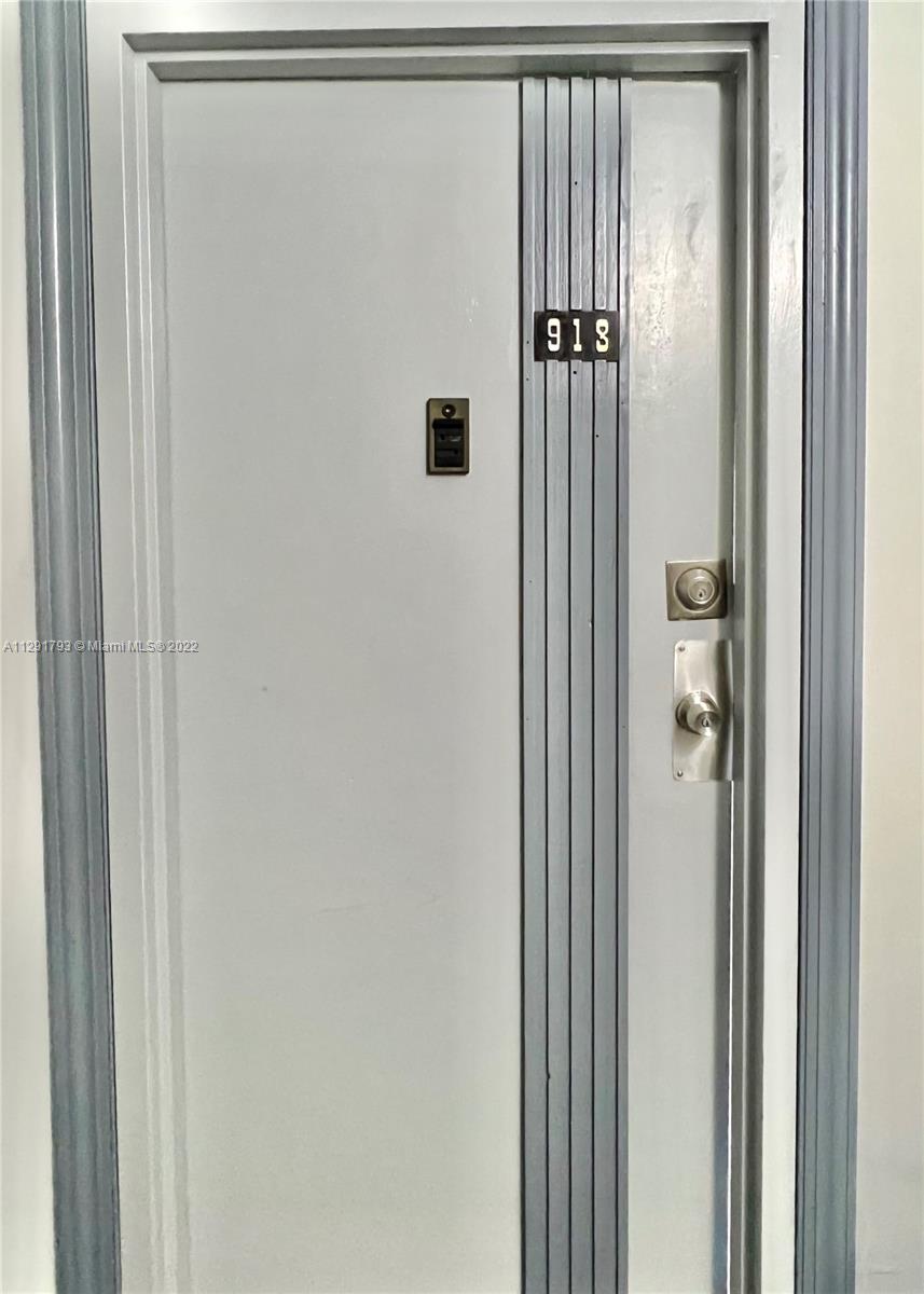 PLAZA OF AMERICAS CONDO P - Residential Lease