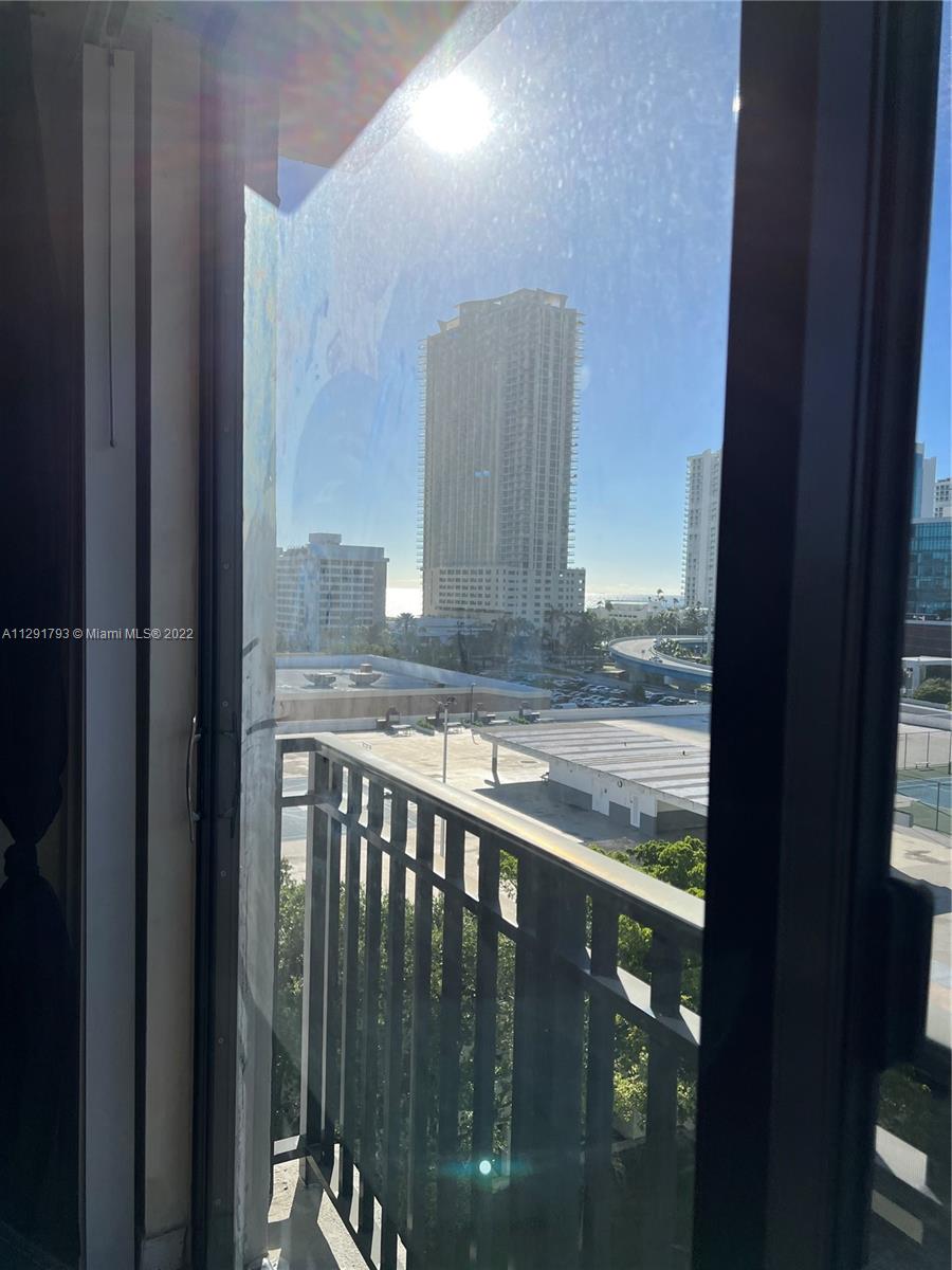 PLAZA OF AMERICAS CONDO P - Residential Lease
