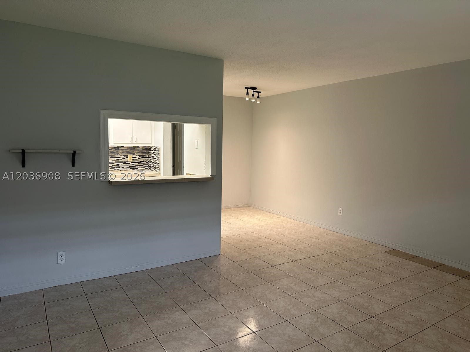 TOWN COLONY CONDO - Residential