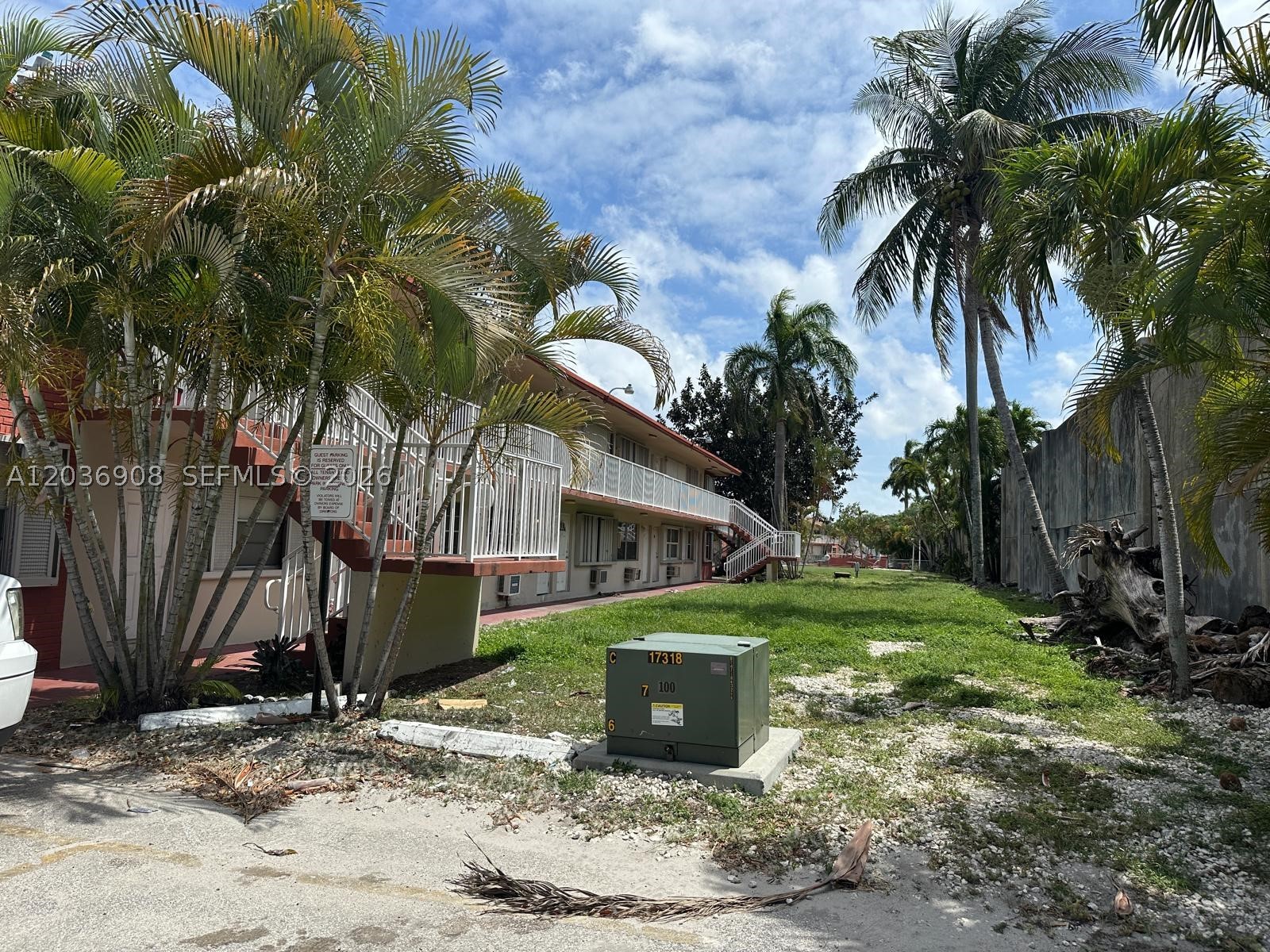 TOWN COLONY CONDO - Residential