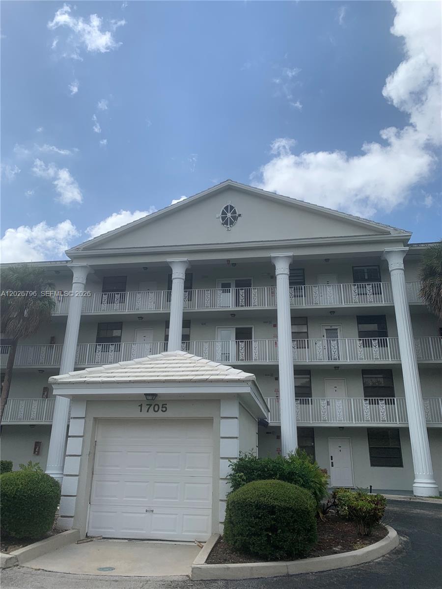 CONDO 25 OF WHITEHALL - Residential Lease