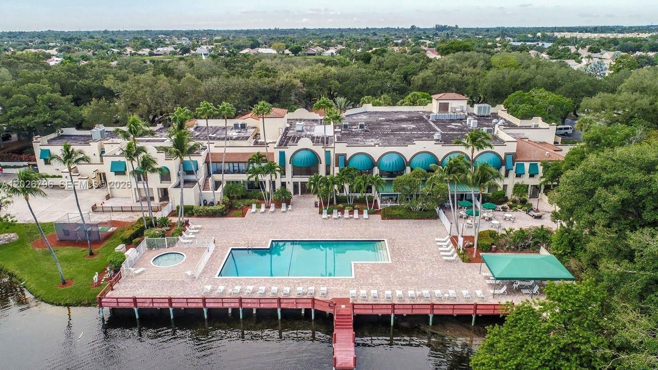 CONDO 25 OF WHITEHALL - Residential Lease