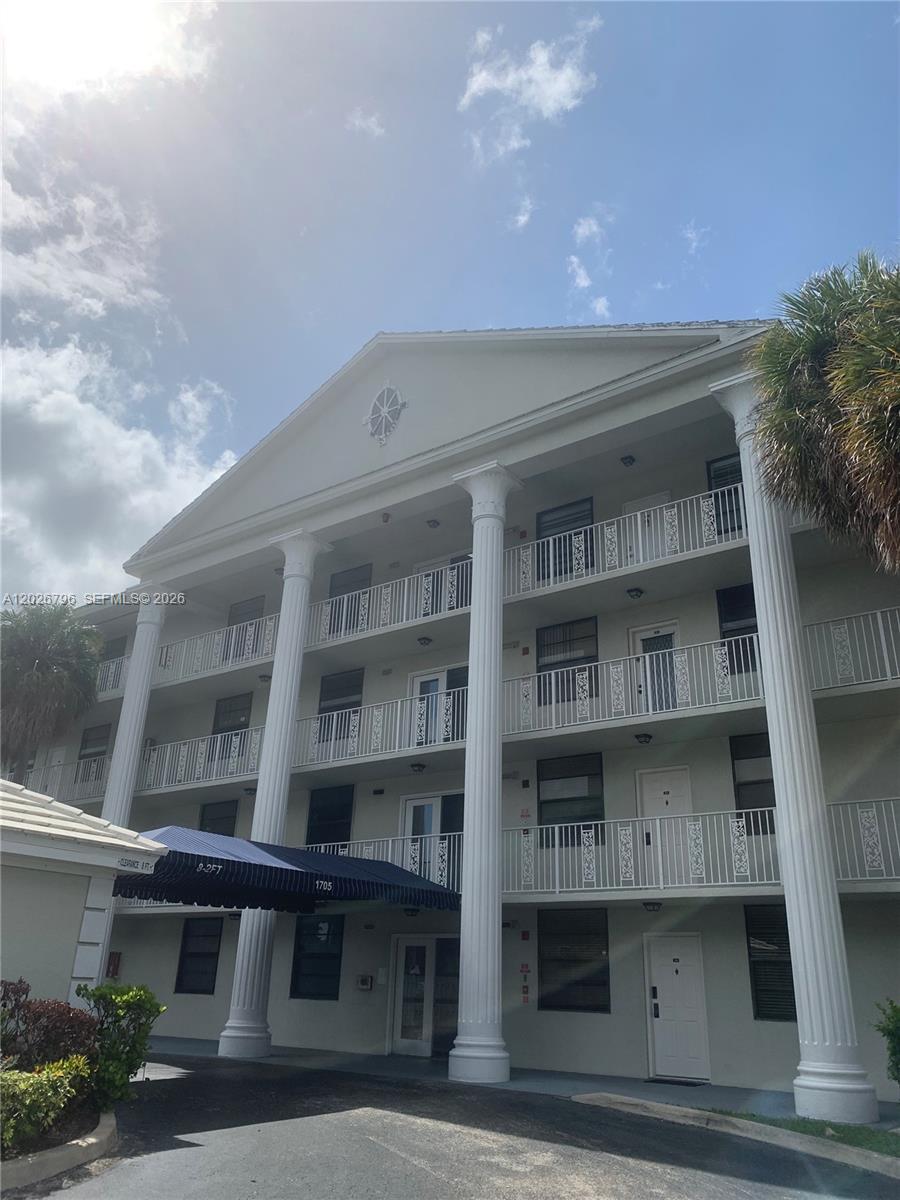 CONDO 25 OF WHITEHALL - Residential Lease