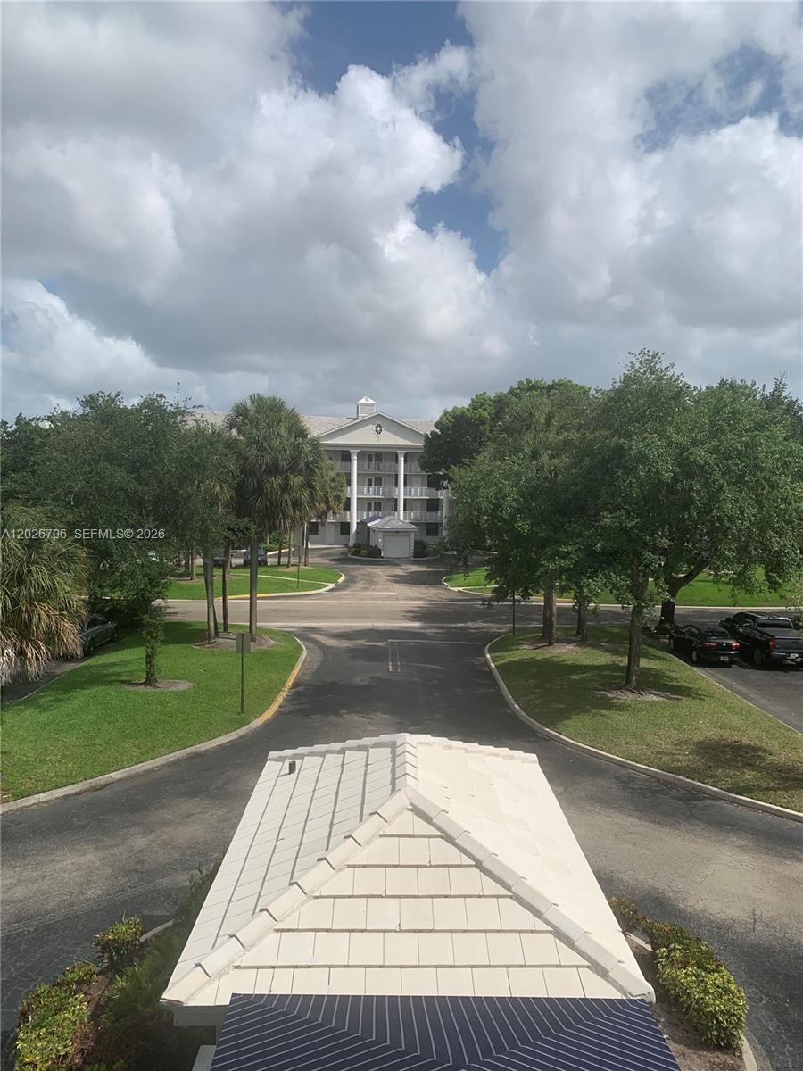CONDO 25 OF WHITEHALL - Residential Lease