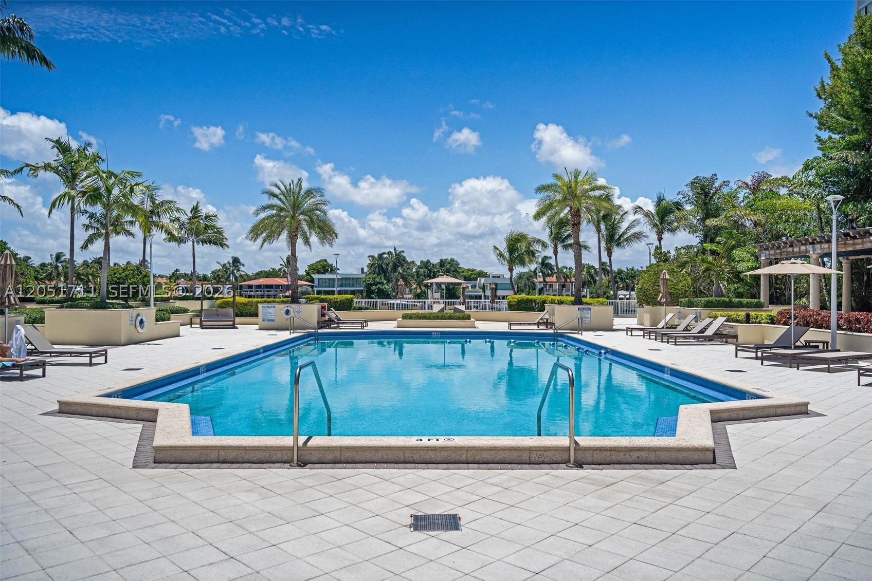5600 CONDO - Residential