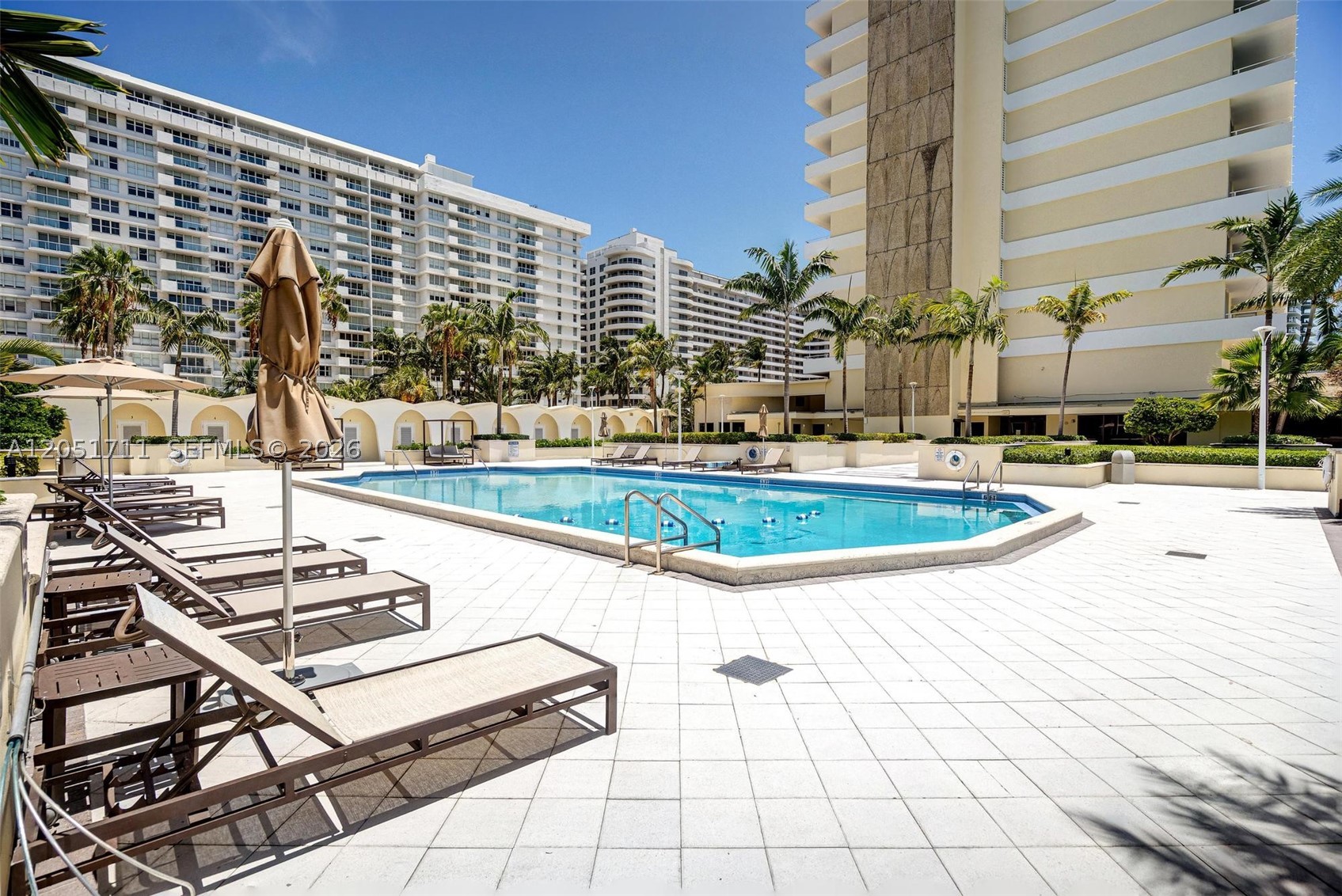 5600 CONDO - Residential