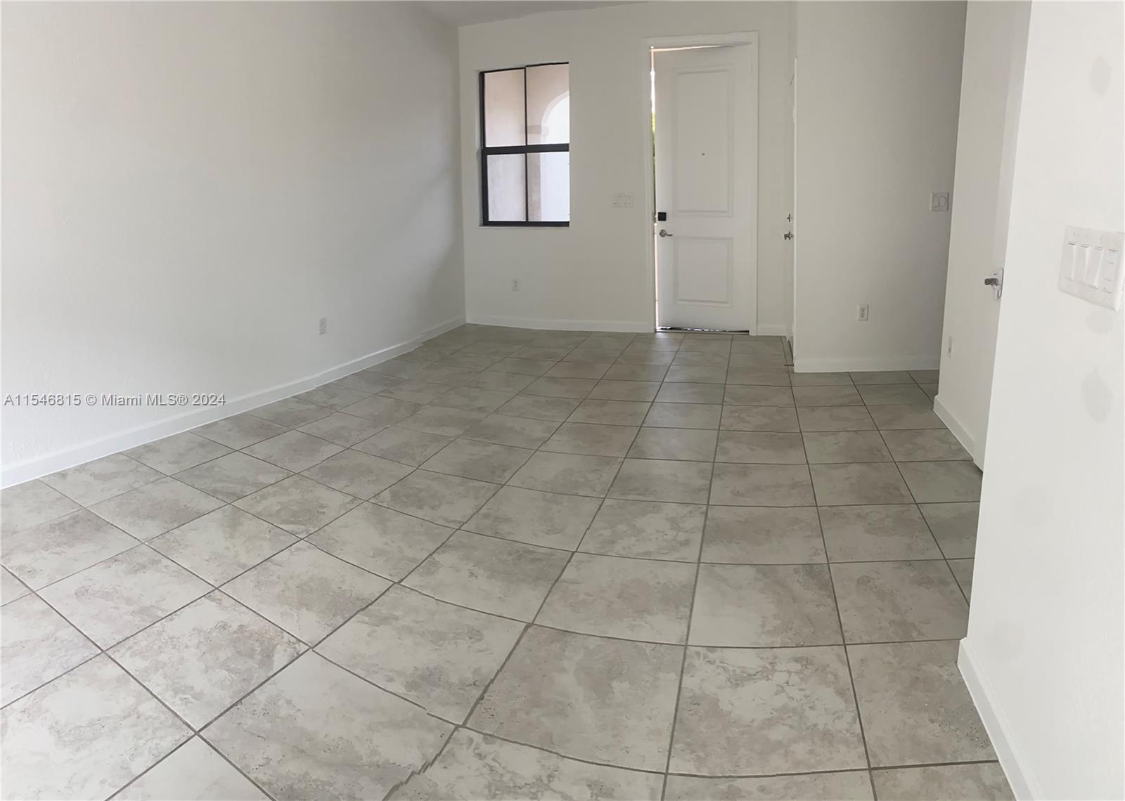 COCO PALM VILLAS - Residential Lease
